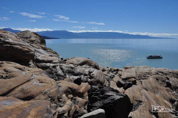 Nosso barco nos espera no lago Viedma, no Parque Nacional Los Glaciares, região de El Chaltén, no sul da Argentina
